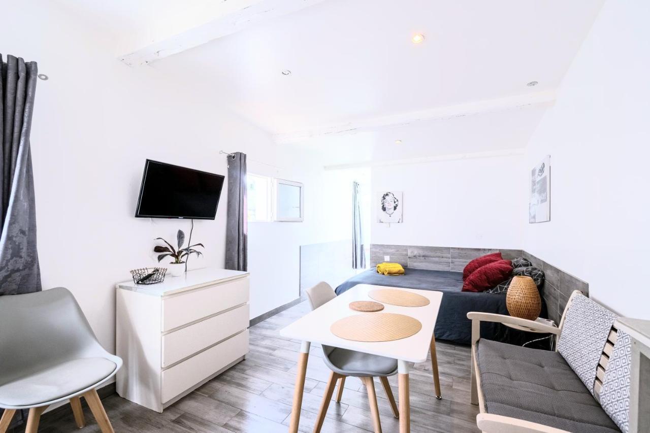 Gite Du Stade Le Studio Cour Parking Et Piscine Partagee Марсилия Екстериор снимка
